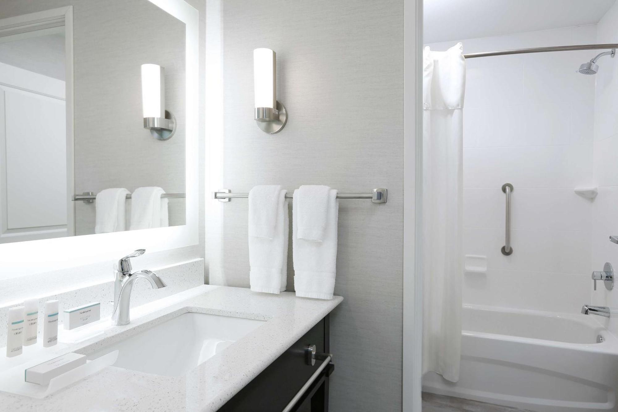 Homewood Suites By Hilton West Fargo/Sanford Medical Center Екстериор снимка
