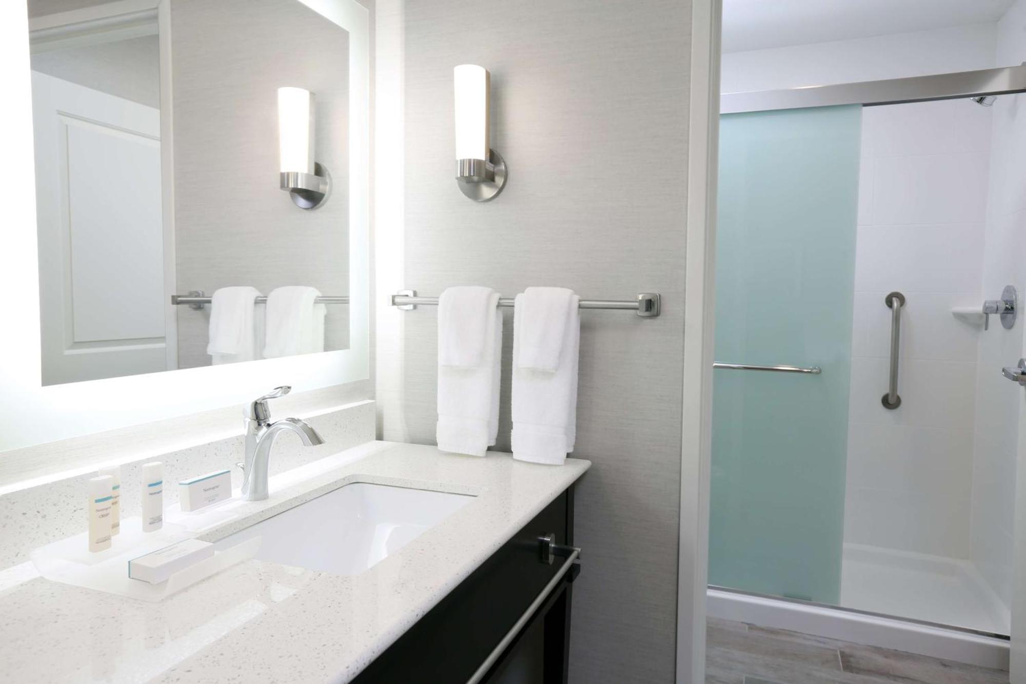 Homewood Suites By Hilton West Fargo/Sanford Medical Center Екстериор снимка